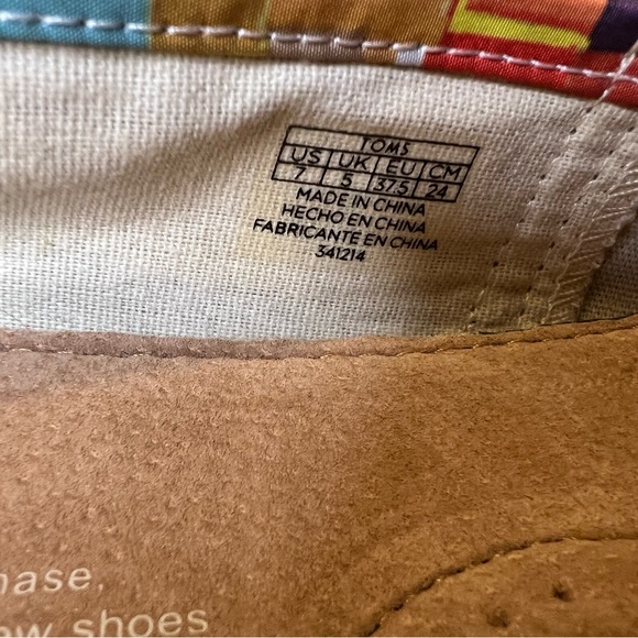 Toms Rainbow Pride Multicolor Geometric Slip On Flats Womens Size 7 Colorful! - Picture 7 of 8